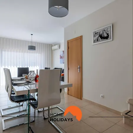 #226 Lii By Holidays *